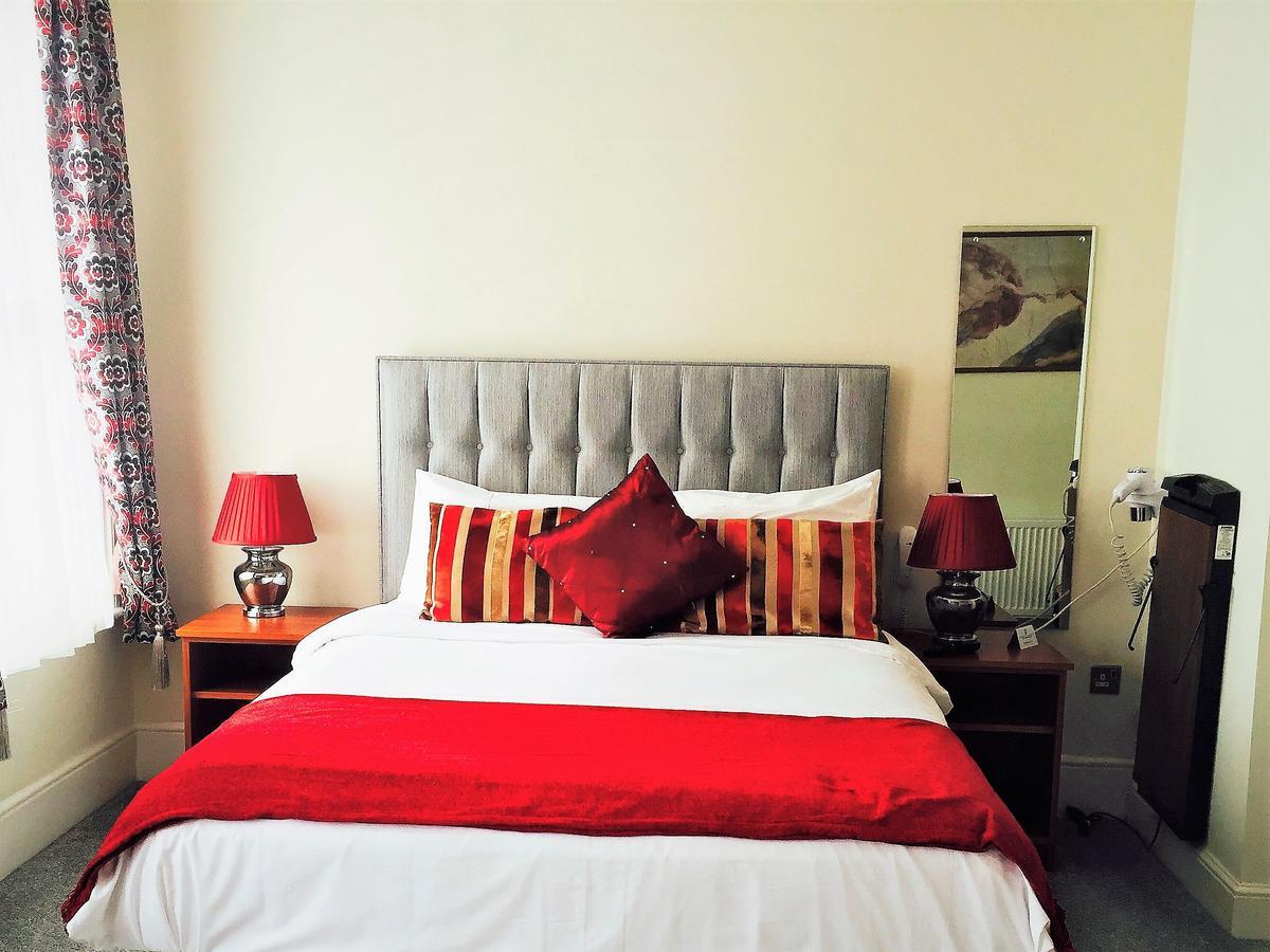 Ilfracombe House Hotel - Near Cliffs Pavilion Саутенд-он-Си Экстерьер фото