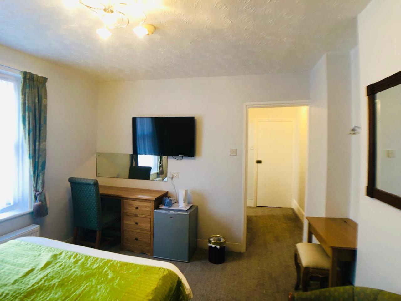Ilfracombe House Hotel - Near Cliffs Pavilion Саутенд-он-Си Экстерьер фото