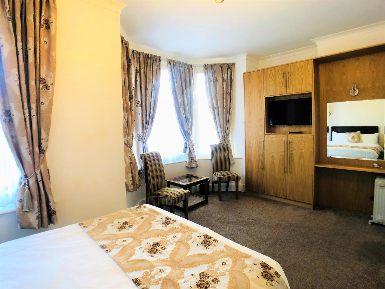 Ilfracombe House Hotel - Near Cliffs Pavilion Саутенд-он-Си Экстерьер фото